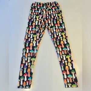 L.A Soul women’s mushroom leggins size medium